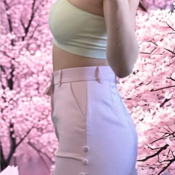Meshki pink high waisted shorts with button details on the side - Picture 4 of 5